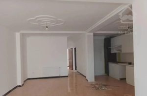 آپارتمان طبقه ۴ باآسانسور پارکینگ پکیج مرکزشهر