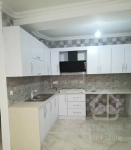 ۸۳ متری نوساز تخلیه با کولر در مجتمع ابر سفید ۲