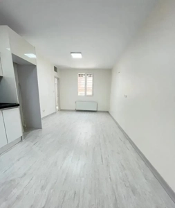 ۵۰ متر/ سالن پرده خور/ غرق نور