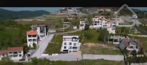 ویلا مدرن تریبلکس همراه استخر چهار فصل آسانسور