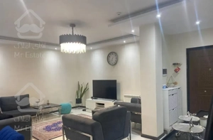 ۸۳متر دو خواب رو به آفتاب( شیک)