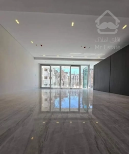 ۱۷۴، متر، ۳ خواب، خوش نقشه و نور گیر عالی