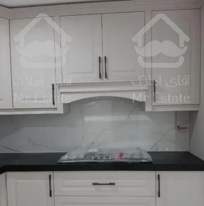 ۳۰۰ متری / ۴ خواب / برند غربی