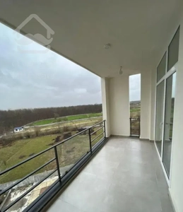 آپارتمان اروپایی۱۲۰ با استخر ویو جنگل نگهبانی