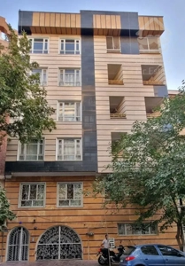 ۱۲۷ متر سه خواب آفتابگیر ساختمان