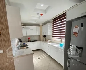 جنت اباد جنوبی/ ۸۰ متر / سالن پرده خور/غرق نور