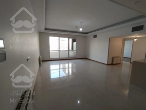 ۸۰ متر « شهرزیبا » ۷ ساله / سالن پرده خور