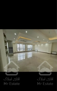 شهرآرا ۱۲۲ متر * کلید نخورده*روف گاردن