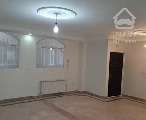 90متر * ۲خوابه * بر خیابان درختی * سندی *