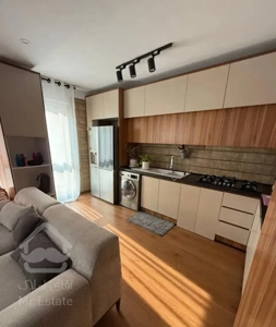 81 متر 2 خوابه / فول / سرمایه گذاری / نما تراورتن