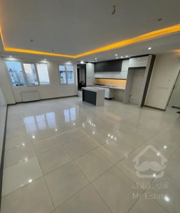 ۱۱۷ متر / ۳ خواب / تکواحدی / اعیانی نشین