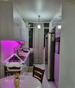 ۵۰ متر با پارکینگ