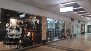 ۵۲ متر دم دریاچه هتل لکسون بام لند