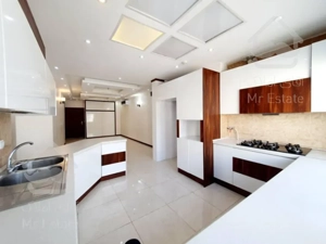 ۸۰ متری فول دیزاین بدون مشرف