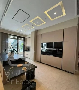 ۲۲۰متر/۳خواب/مستر‌روم/فول‌امکانات/‌اختیاریه‌شمالی