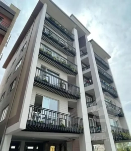 اپارتمان داخل شهرک نزدیک ساحل محدوده فرهنگ رویان