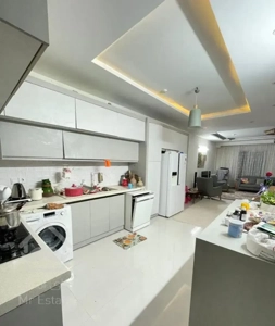 آپارتمان ۹۰متری بازسازی‌شده بلوار صارمی