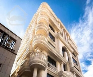 فروش پنت 200 متری با 140 متر حیاط امیرکبیر غربی