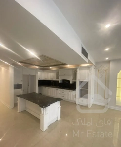 ۱۷۰ متری/۳خواب/بازسازی شده/خوش نقشه