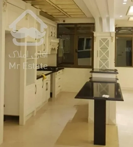 فروش خانه ۱۸۸ متری خوش نقشه نورگیر اعیانی ساز شهرک راه آهن دریاچه چیتگر