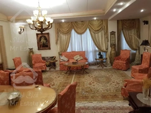 رهن و اجاره آپارتمان ۲۰۰ متری ۳ خوابه در نیاوران