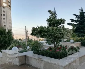 آپارتمان ٣٠٠متری بلوار ٢٤متری