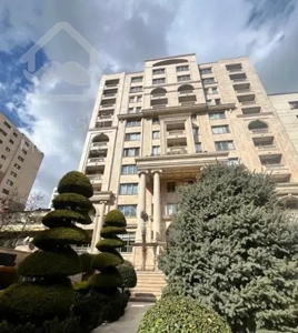 ۲۲۰مترولنجک/زیر سیزدهم/۴۰متر حیاط اختصاصی