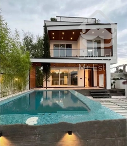 سعادت آباد*ویلا دوبلکس۴۰۰متری*استخردار*مدارک کامل