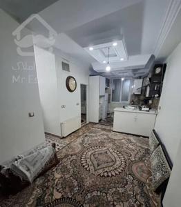 48 متر تکواحدی نزدیک مترو و بی ارتی سال 95