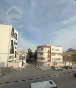 صد متری تک واحدی ط چهارم فول امکانات هنرستان