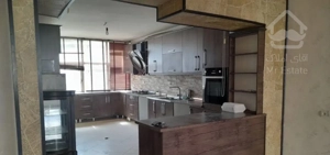 140 متر/تک واحدی/خیابان دانشگاه/ 3 خواب