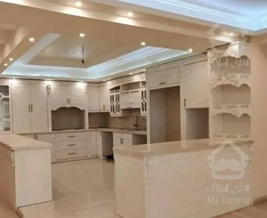 ۱۴۰ متر / ورودی مجلل+نوساز ، تمیز