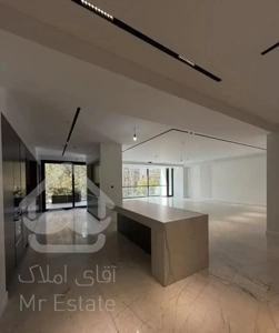 ۱۹۵ متر تکواحد / متریال درجه ۱ / آفتابگیر