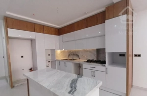 آپارتمان105متری/لوکس و برند منطقه/اکبری