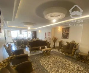 پلاک طلایی در نیاوران 137 متر 3 خواب