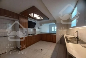 ۱۶۸ متر / ۳خواب / تخلیه /  فروشی / گلزار