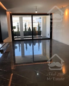 طبقه ششم تراس بزرگ قابل چیدمان