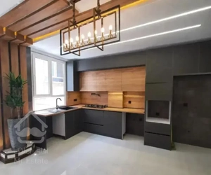 ۵۸ مترخوش نقشه/غرق نور/پارکینگ+اسانسور/قلب شهر