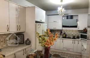 بهبودی١٣٠متر با پارکینگ،انباری و ٧۵متر قدر السهم