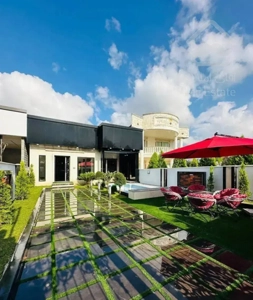 ویلا مدرن نور جنگلی شیک و لاکچری حیاط دارسرسبز