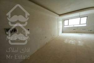 ۹۰ متر نوساز طبقه اخر