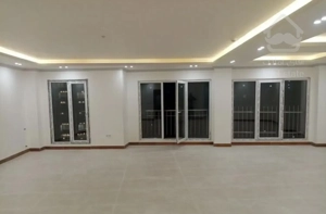 آپارتمان نوساز 150متری خیابان هراز قبل میدان قاعم