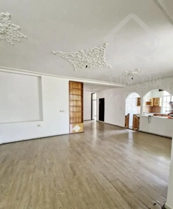 قارن 9 ، آپارتمان سه واحدی