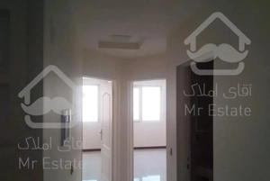 105 متر طبقات بالای برج حال و پذیرایی بزرگ نورگیر