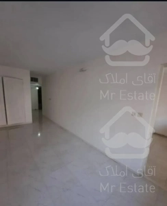 آپارتمان 70متری حیاط در اختیار خ امیرکبیر