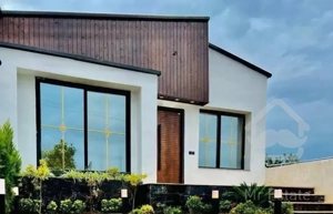 ویلا باغچه همکف 205 متری شهرکی سندتک‌برگ