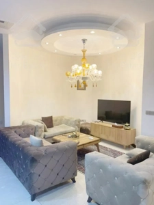 ۱۹۰متر با ۱۸متر تراس . پلان تفکیکی. دو پارکینگ . دسترسی بسیار عالی