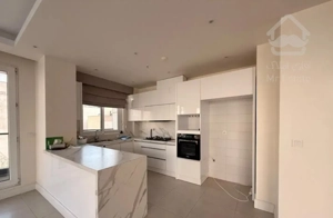 آ‌‌پارتمان ۱۸۵ متری تک واحدی ۱۰ ساله ظفر