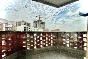 ۱۸۵ متر  تکواحدی / ۳جهت نور وچشم انداز