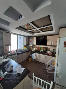 ۹۰ متر دو خواب ۷ ساله